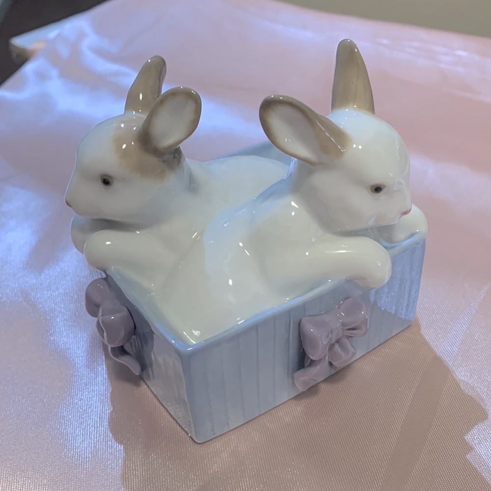 Nao by Lladró Rabbits in a Box